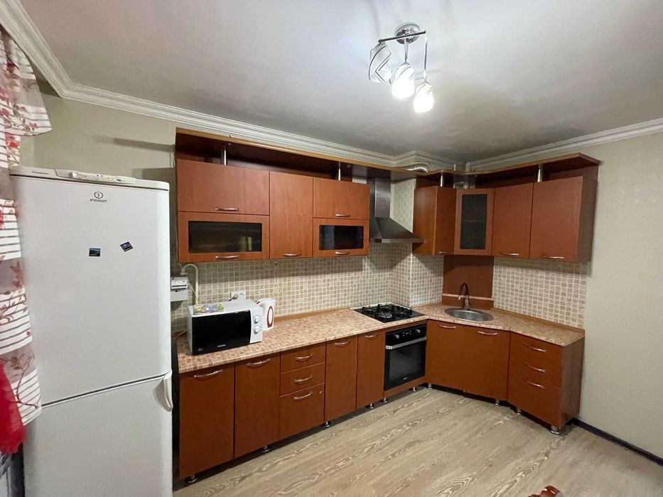 Продаётся 3-комнатная с кухней 12 кв.м.