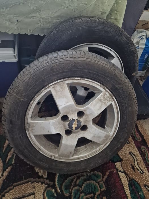 Vând 4 roți vară Chevrolet (jante + anvelope)
