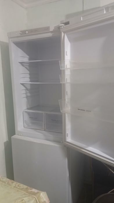 Холодильник Бирюса