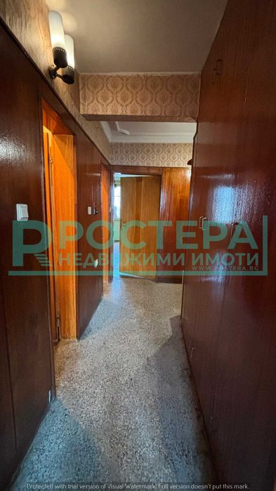 Продава се Четиристаен апартамент в Търговище, Център - 108 кв.м за 567 €/кв.м - Снимка #13