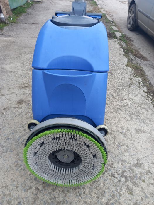 Подопочистваща машина Numatic 4бр.