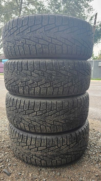 Nokian 225/60/R17 зимние