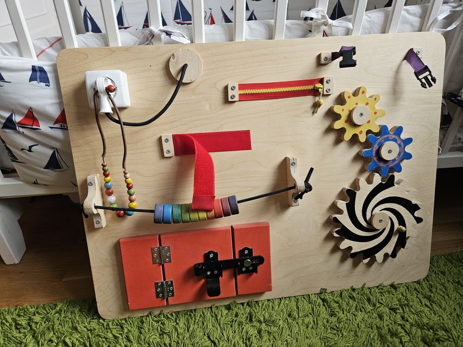 Интерактивна дъска / Бизиборд