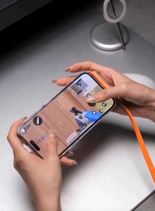 Кабель USB-C с мощностью 240 Вт и встроенной складной подставкой.