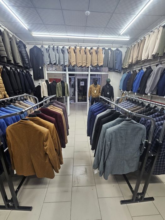 Продаётся бутик с товаром , точка наработаная.