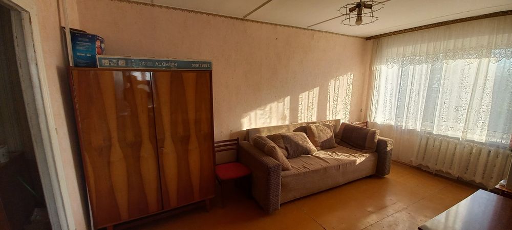 продам 3х комнатную на 3 этаже