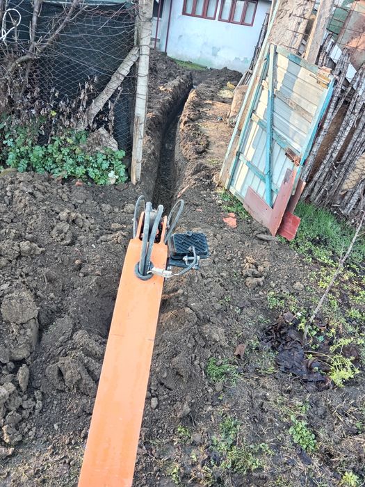 Execut lucrări cu miniexcavator și lucrări de canalizare!!