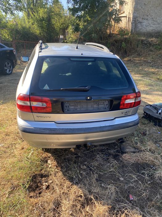 Volvo V40 2.0  136кс колата се продава на части