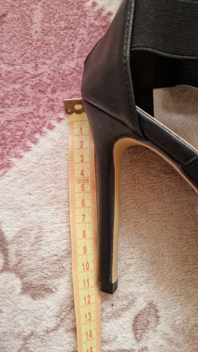 Дамски сандали на висок ток