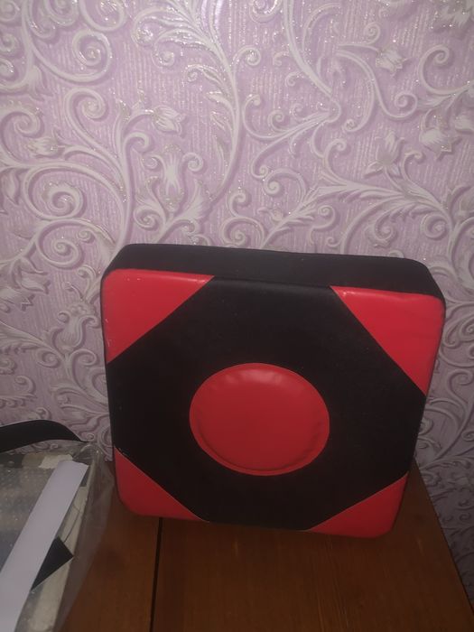 Груша на стену для бокса