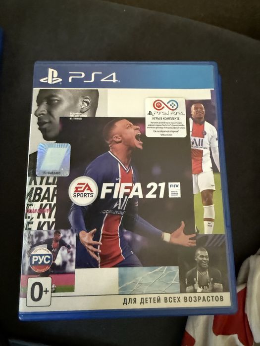 Продам PS4 2 джостика игры