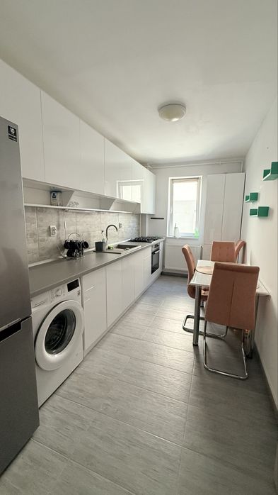 Inchiriez apartament cu 2 camere