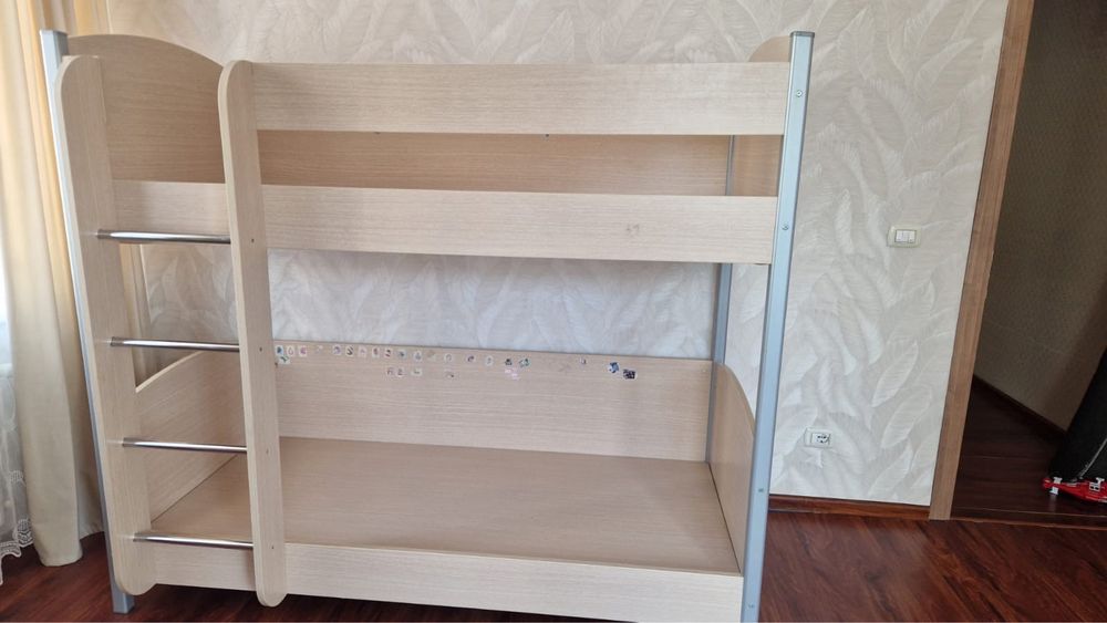 Продам Двухъярусную кровать