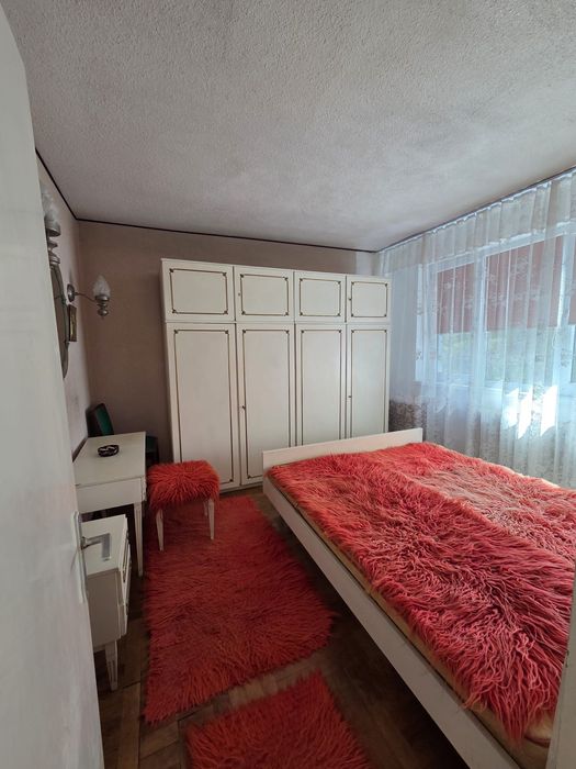 Proprietar vând apartament cu 3 camere în zona centrală