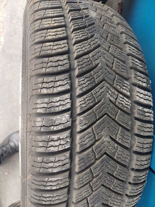 4 roți iarnă Ford Focus / C-Max R16 205/55 R16 – DOT 2025 + capace