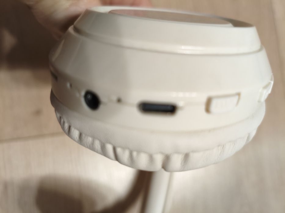 Продам наушники в отличном состоянии