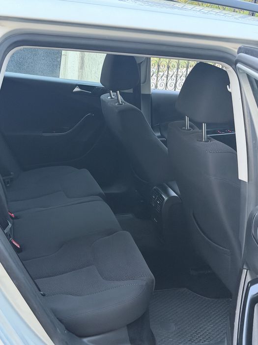 Vw Passat 1.6TDI 105C.P 2010/02 Park Asist
