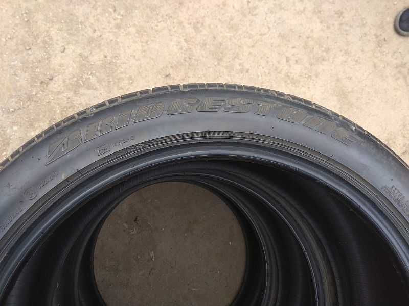 Продам 4 летние шины 255/40 R19.