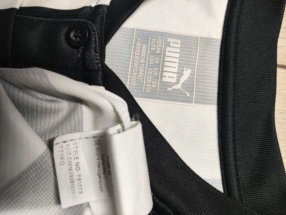 Newcastle 17/18 kit, 13-14y, Good condition