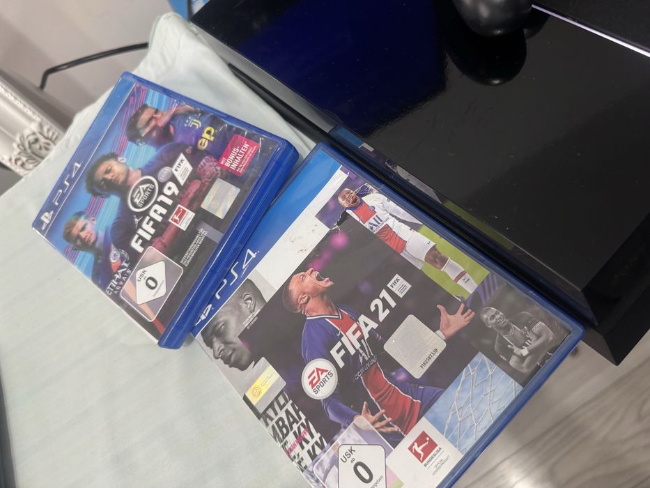 Playstation 4 slim