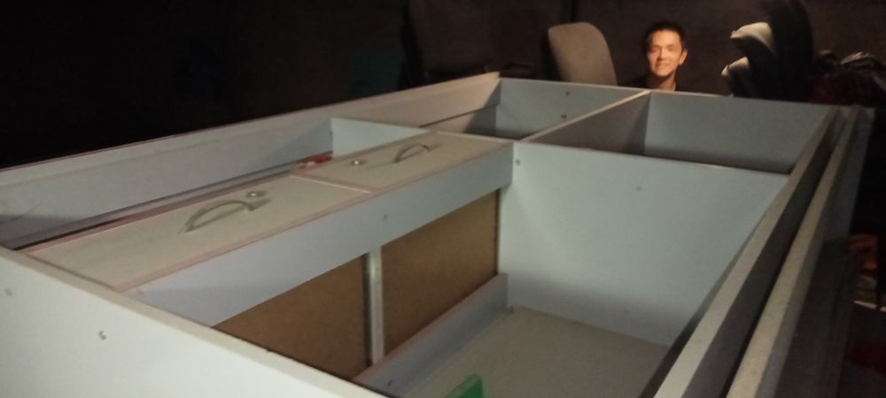 Мебель столдар сатылады арзан бағада