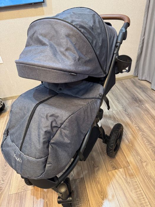 Продам коляску TOMIX