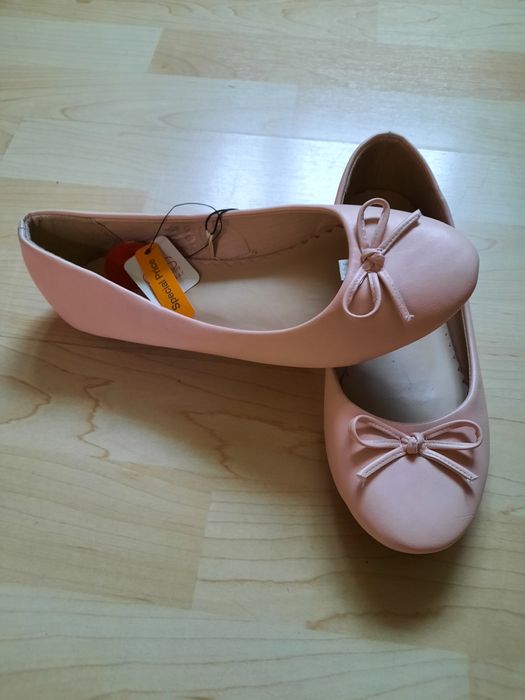 Обувки за момиче