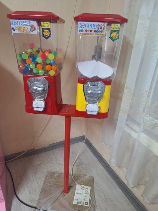 Вендинг аппарат жвачка