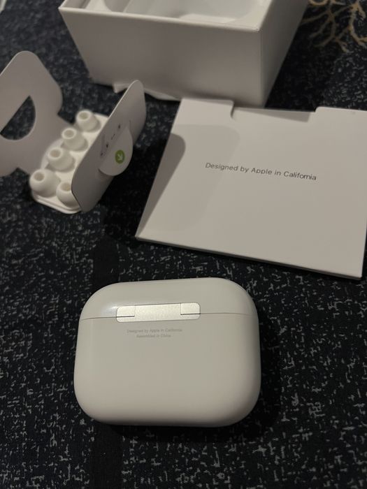 AirPods Pro 3.