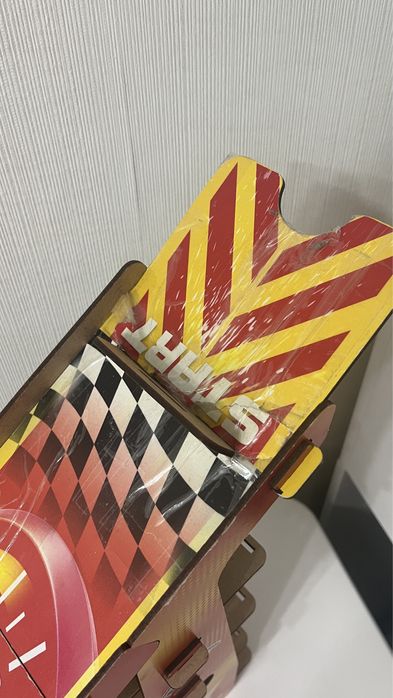 Горка для машинок, парковка