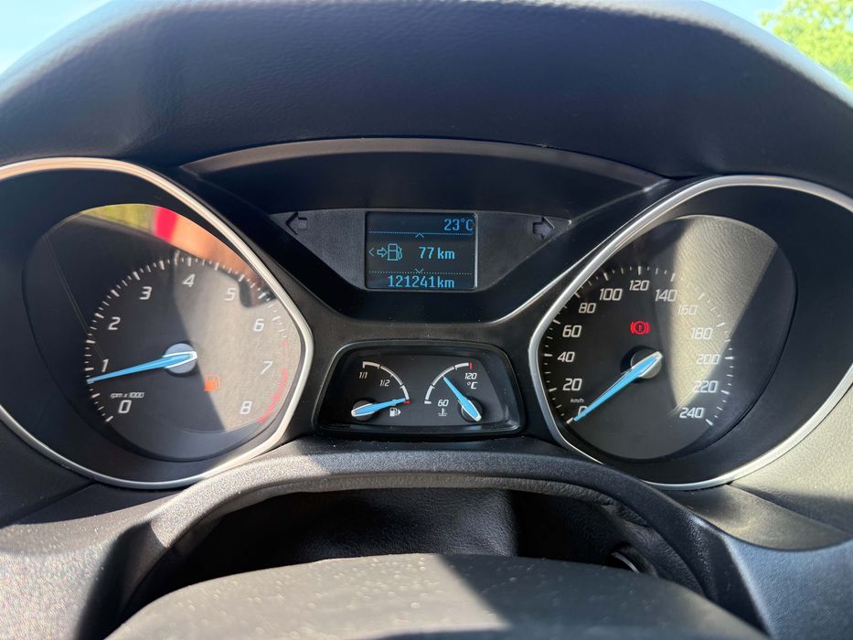 FORD Focus 2012 — imagine 5
