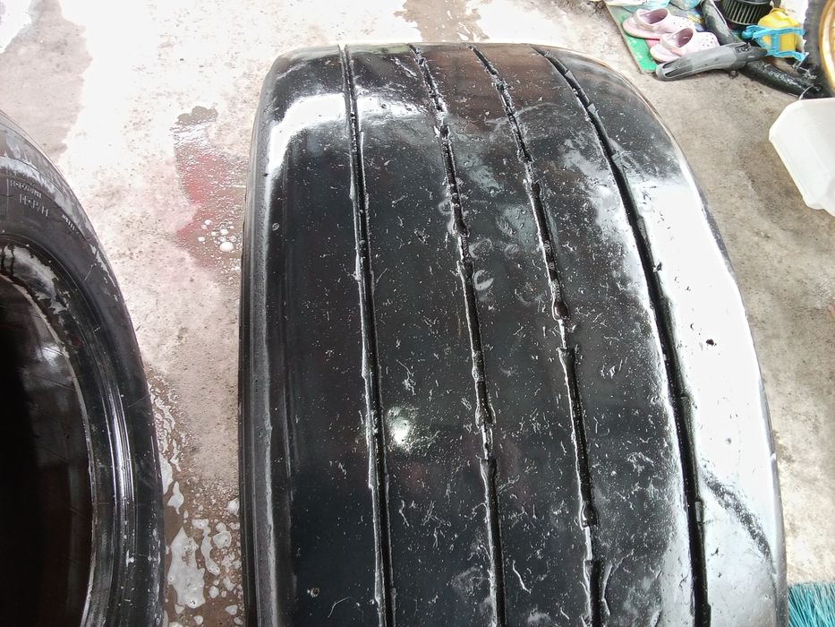 Продам два бу колеса Мишлен