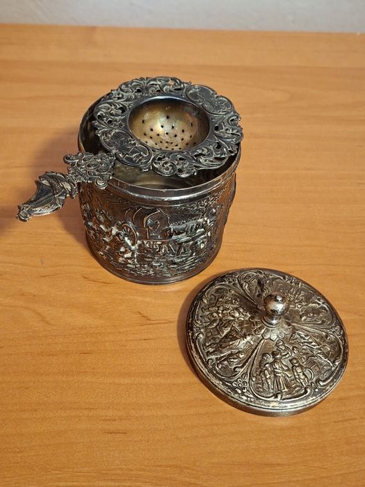 Комплект - Кутия за чай и цедка цена 99€