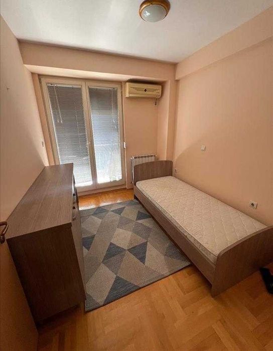 Дава се под наем Тристаен апартамент в Пловдив, Централна гара - 84 кв.м за 367.2 € - Снимка #1