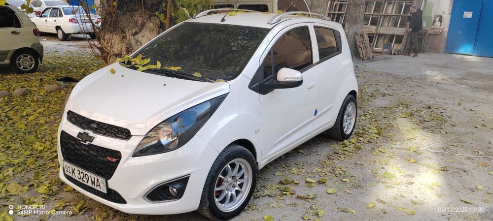 Spark mashina sotiladi