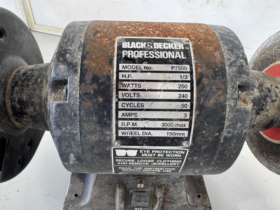 Шмиргел Black and Decker 2бр. 250W