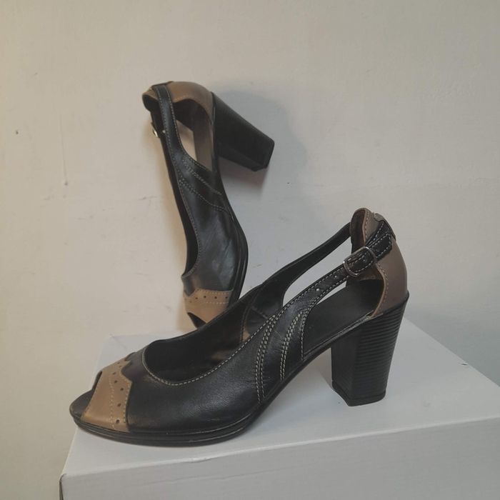 Sandale elegante cu baretă și design retro (Mărimea 37)
