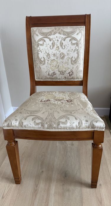 Продам деревянные мягкие стулья 10штук