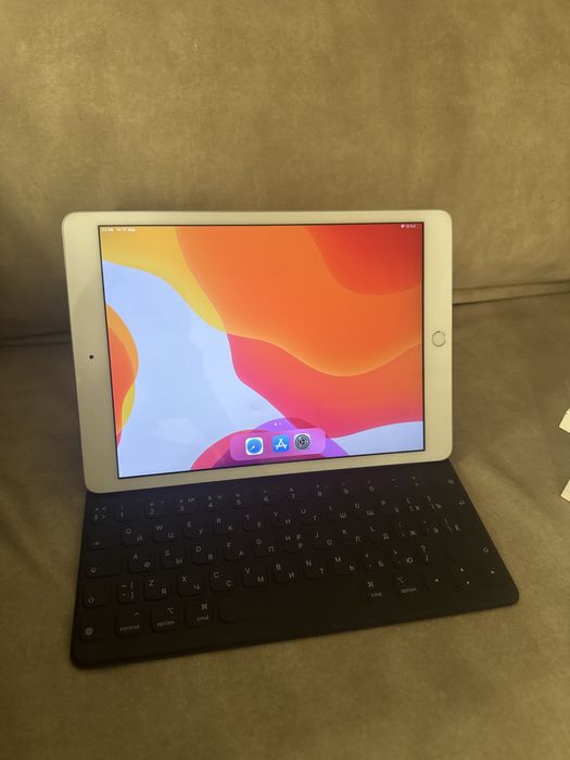 iPad 7-го поколения + Apple Pencil + Smart Keyboard