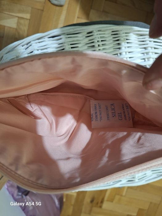 Дамски несесер на Lancome и спирала