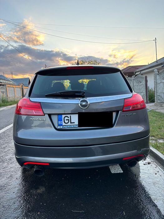 Vând Opel insignia OPC LINE SPORT TOURIER  4 x 4 turbo benzina 220 cp
