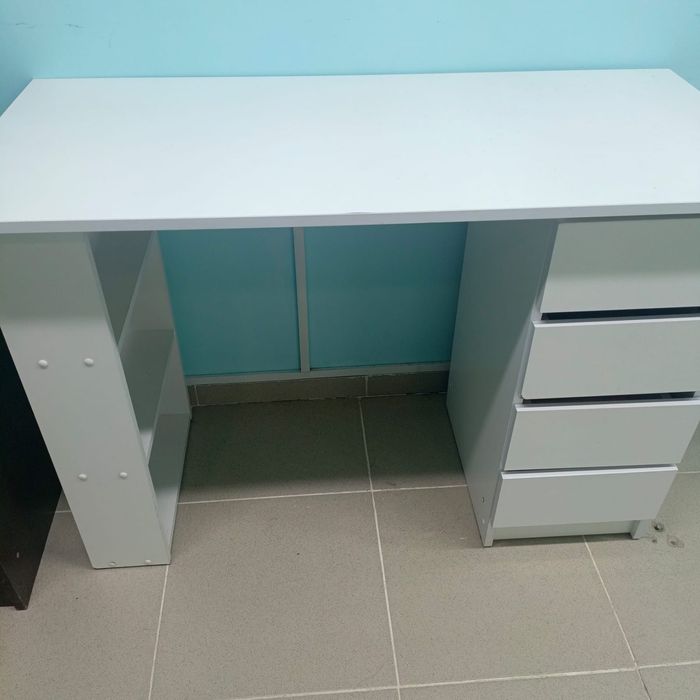 Продою стол для маникюра