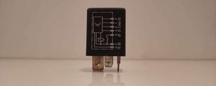 Releu  pompa 1J0906383C Volkswagen VW Golf a 4-a generatie