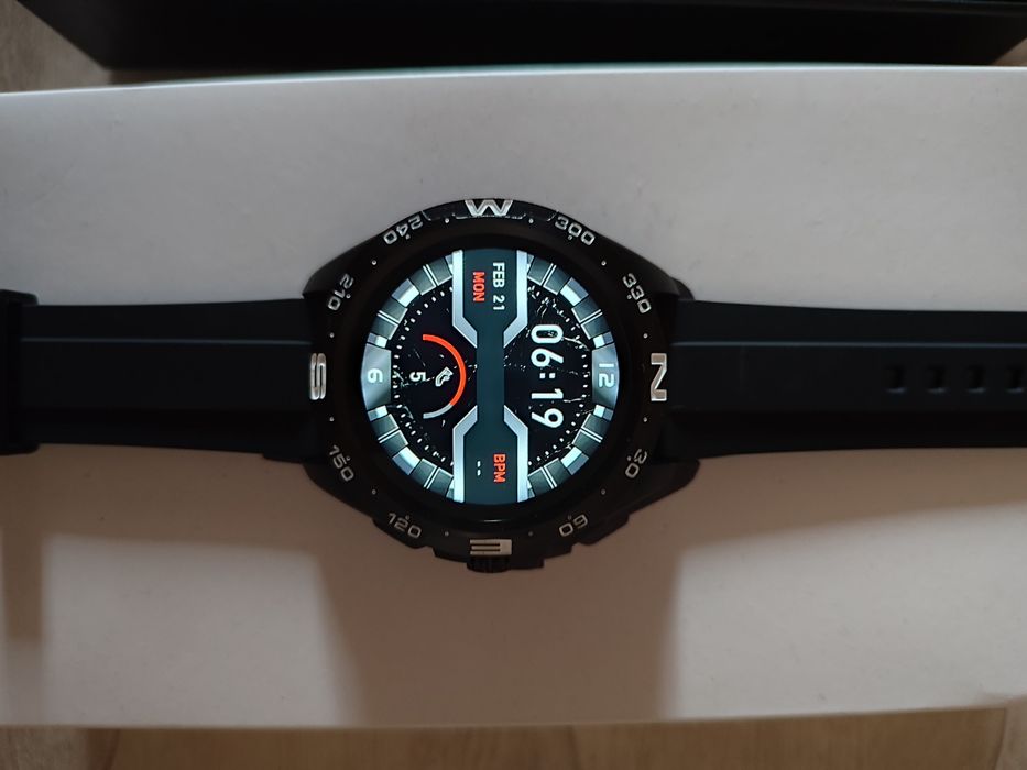 Смарт часы новые.