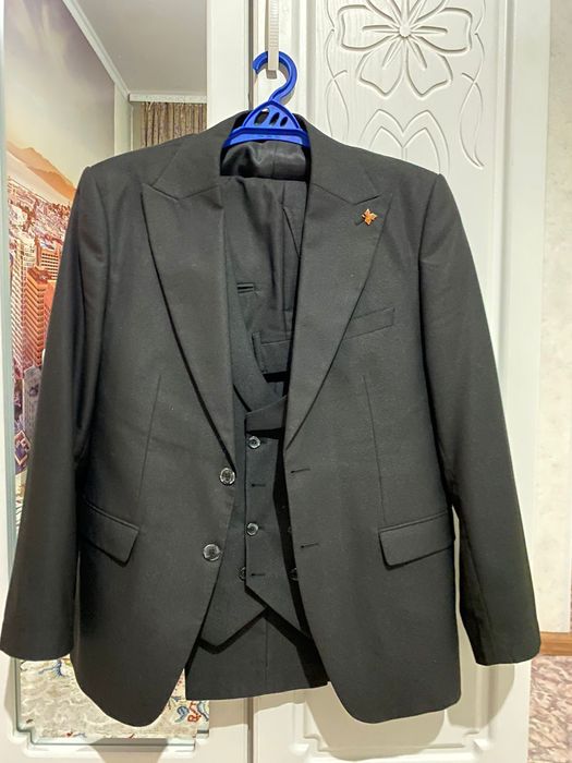 Продам мужской костюм б/у