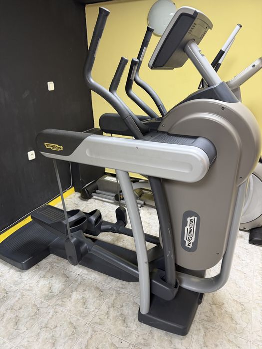 Продават се  машина за гръб и кростренажор- комбиниран