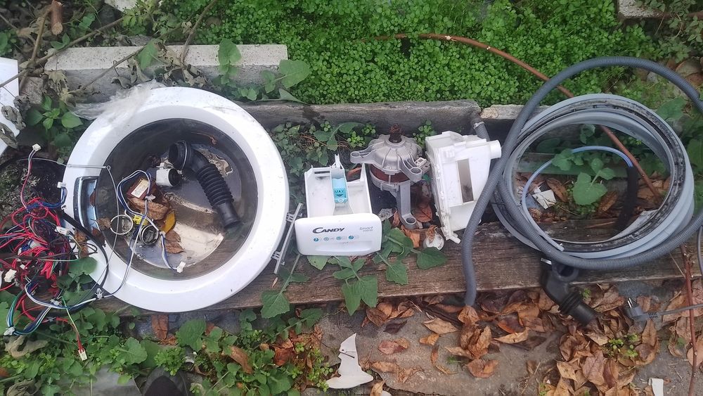 Продавам за части пералня Candy CS147TXME/1-S