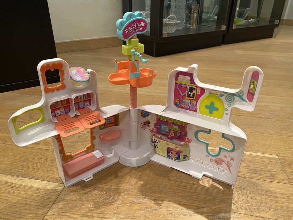 Дом и фигурки Petshops