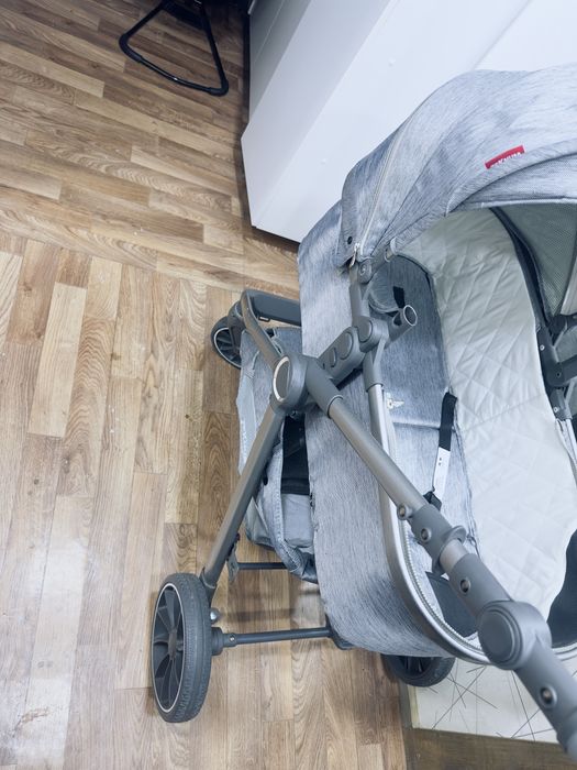 Коляска универсальная