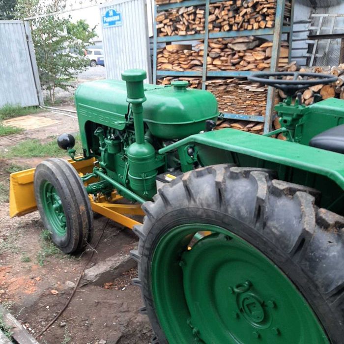 Трактор ХТЗ ДТ-20